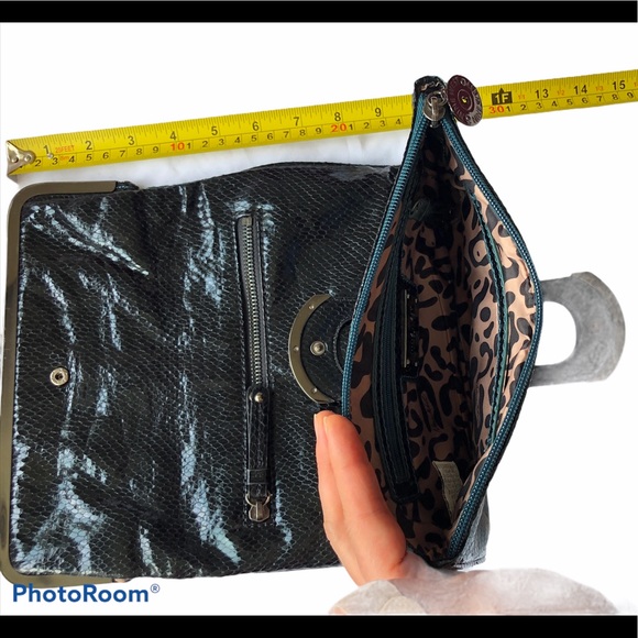 Nine West Reversible Black Green Clutch Snake Pattern On Both Sides Kiss Lock - Picture 15 of 15
